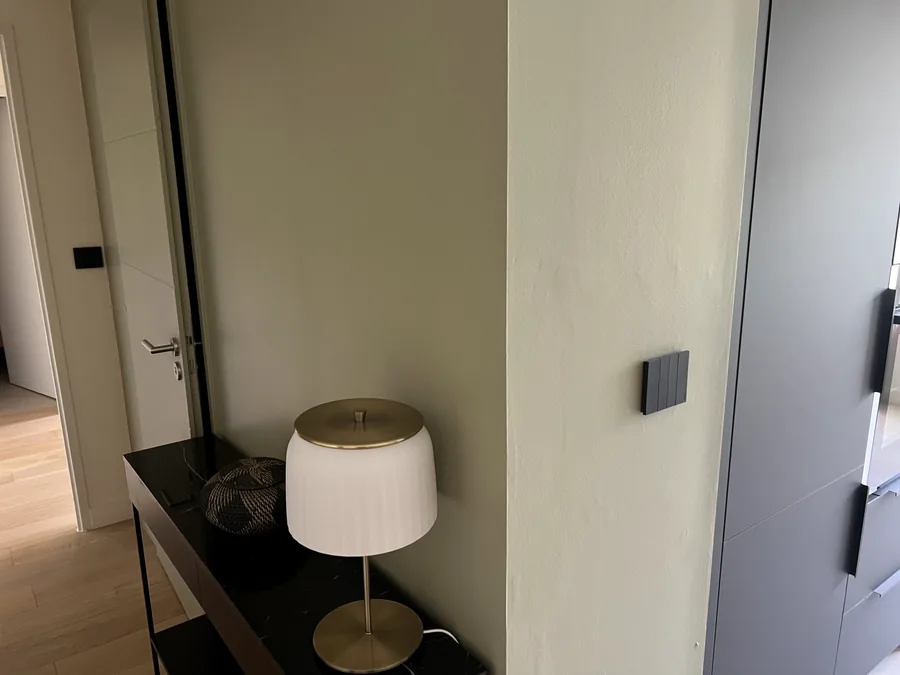 Finition électrique intégrée dans un meuble